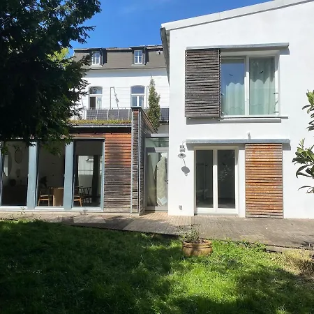Vakantiehuis Traum Familien Stradella Mit 1500qm Garten In Zentraler Lage Von *