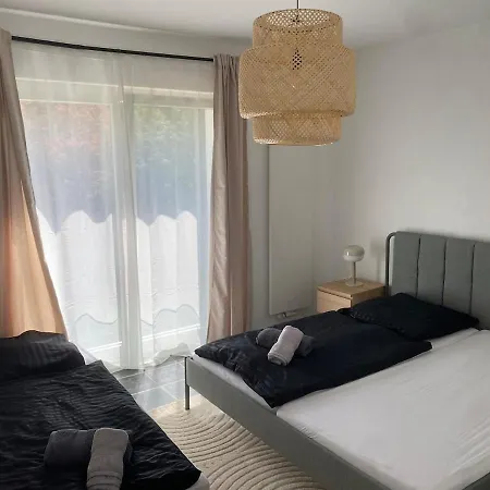 Traum Familien Stradella Mit 1500qm Garten In Zentraler Lage Von Vakantiehuis *